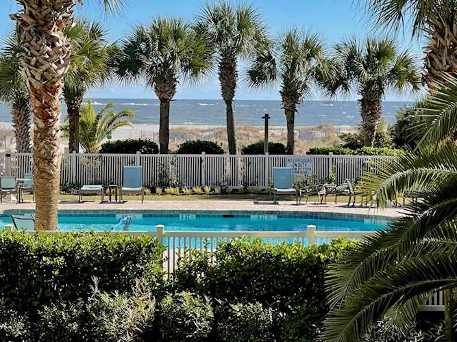 8000 Palmetto Dr Isle Of Palms, SC 29451