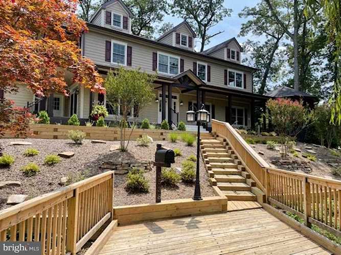 6723 Valley Brook Dr Falls Church, VA 22042