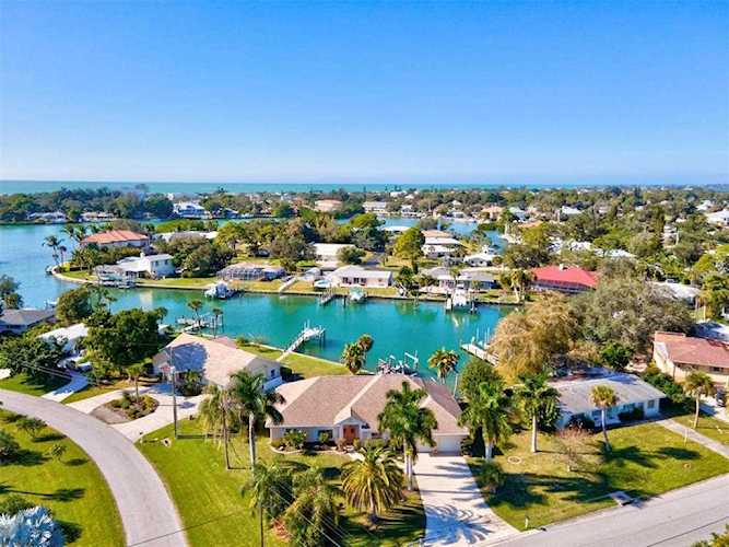 110 Lyons Bay Rd Nokomis, FL 34275