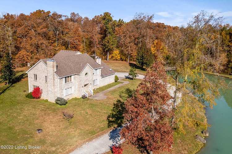 978 Forest Hill Rd Shepherdsville, KY 40165