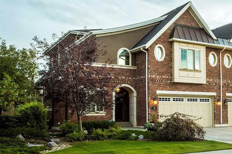 20 Wentworth Square SW Calgary, AB T3h 0E2