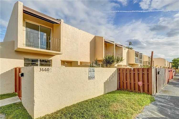 3660 SW 59th Ave Davie, FL 33314