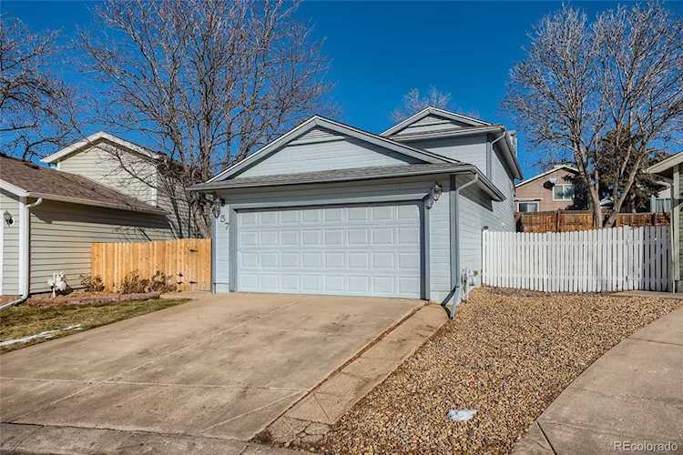657 Longfellow Ln Highlands Ranch, CO 80126
