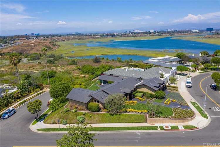 2042 Galaxy Dr Newport Beach, CA 92660 | MLS NP22003412 Photo 1