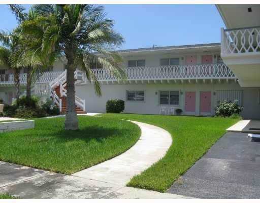 1422 Hayes Street #7, Hollywood, FL 33020 | MLS #R10769343 Photo 1