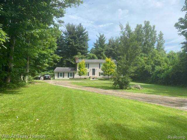 849 Meade Rd Rochester Hills, MI 48306