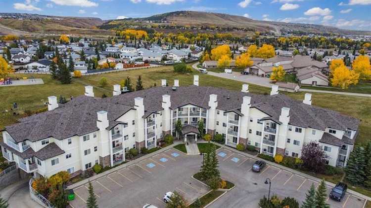 72 Quigley Dr #106 Cochrane, AB T4C 2K6