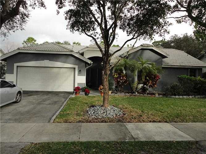 Address Withheld, Coconut Creek, FL 33073 | MLS #F10314163 Photo 1