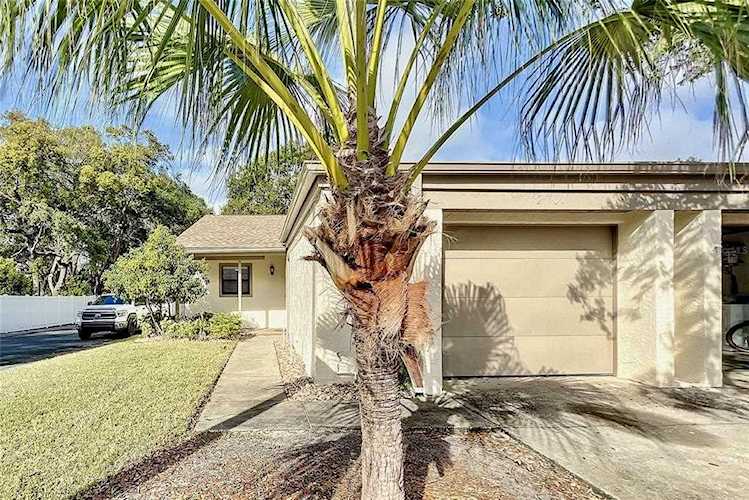 2701 Oak CIRCLE #2701 Tarpon Springs, FL 34689