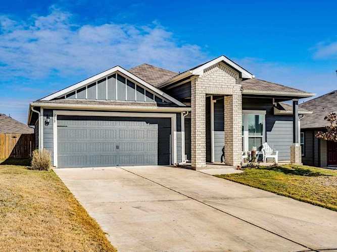 215 Garcitas Creek LN Hutto, TX 78634