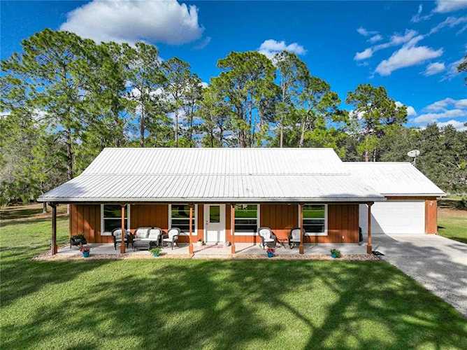 5776 N Chamberlain Blvd North Port, FL 34286