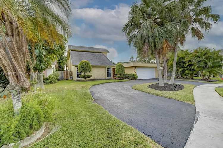 9461 NW 33rd Mnr Sunrise, FL 33351