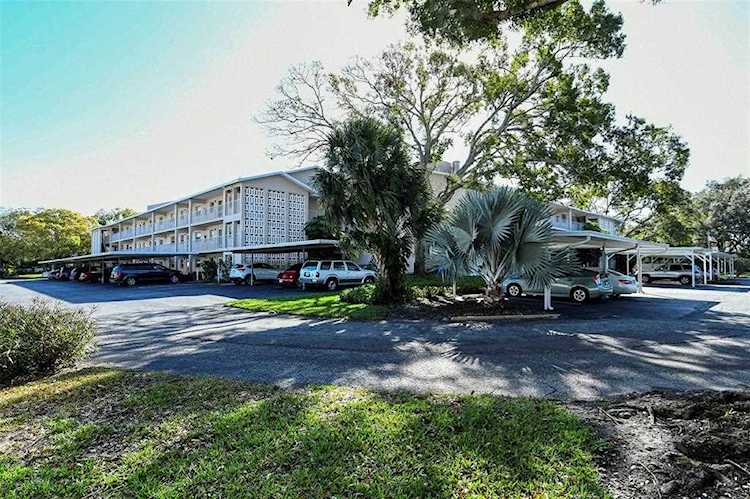 3983 Maceachen Blvd #422 Sarasota, FL 34233