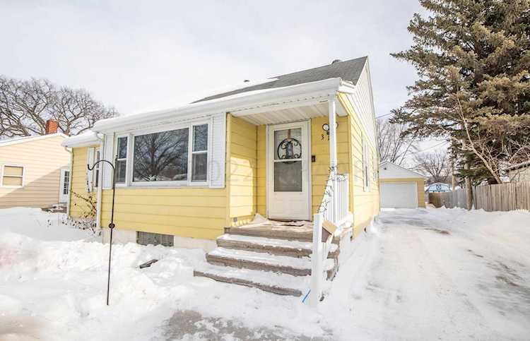 317 Francis St West Fargo, ND 58078 | MLS 22-168 Photo 1
