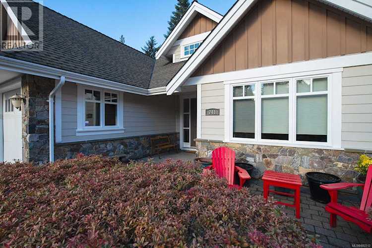 741 Eagleridge Qualicum Beach, BC V9K1L4