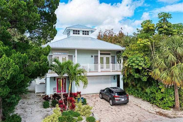 420 Spring Ave Anna Maria, FL 34216