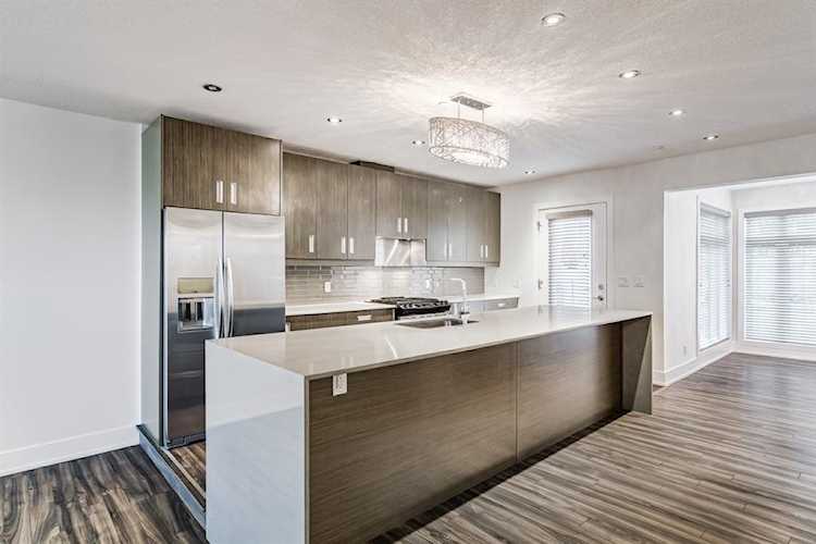 1511 23 Ave SW Calgary, AB T2T 0T8