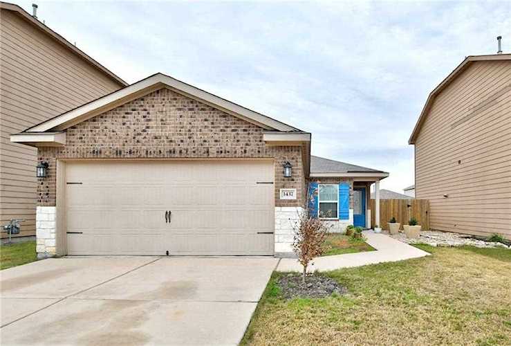 1437 Treeta TRL Kyle, TX 78640
