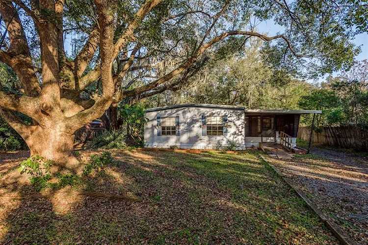 4010 Clinton Rd Valrico, FL 33594