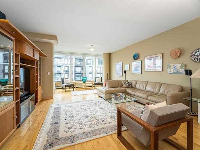 215 10th Avenue S #718 Minneapolis, MN 55415