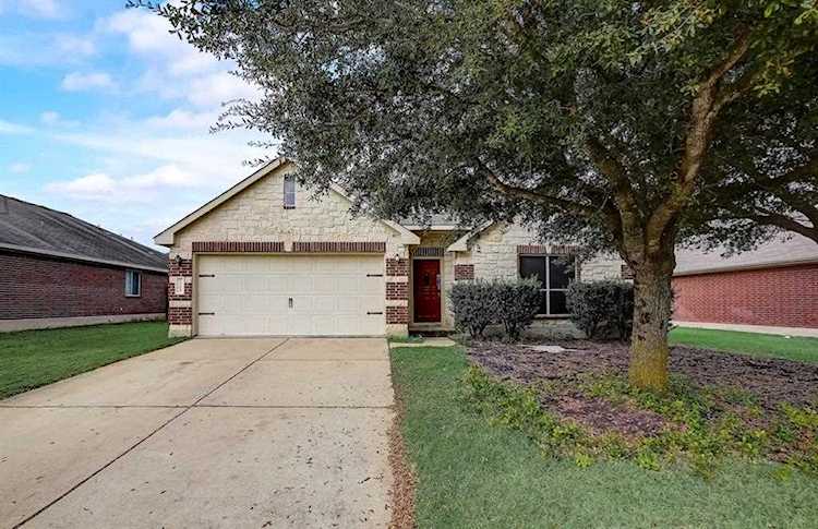 1305 Creekbend CV Hutto, TX 78634