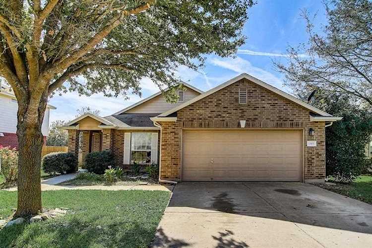 1303 Knippa CV Hutto, TX 78634