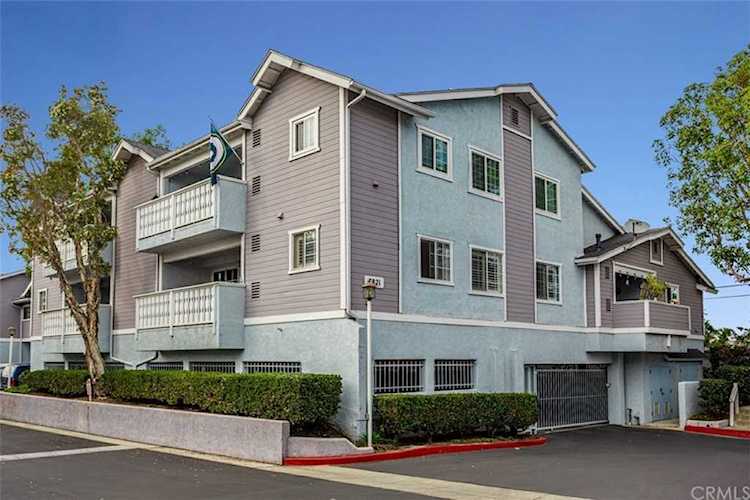 7821 Essex Dr #103 Huntington Beach, CA 92648