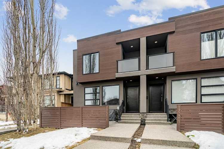 1731 36 Ave SW #1 Calgary, AB T2H 2H8