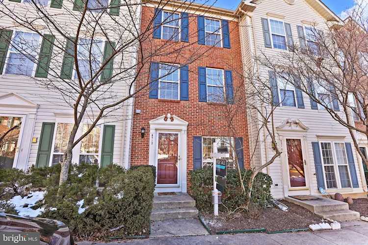4312 Sutler Hill Square Fairfax, VA 22033