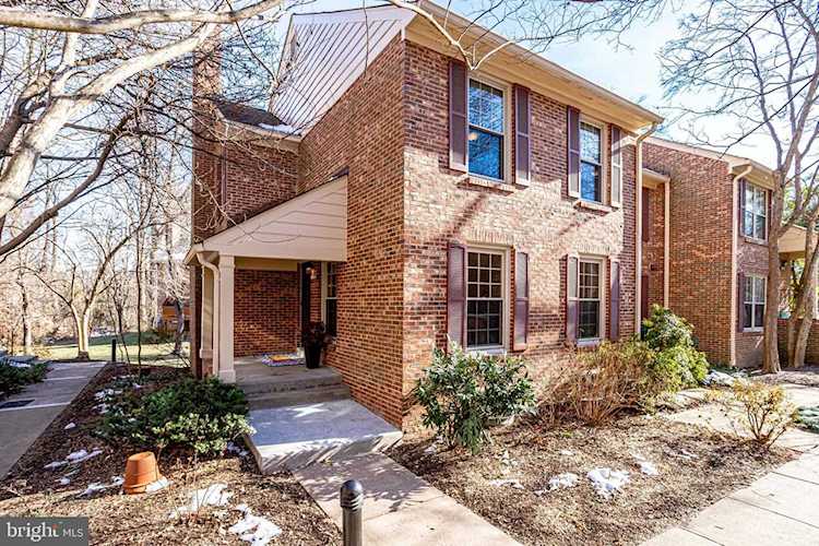 2442 Walter Reed Dr S #1 Arlington, VA 22206