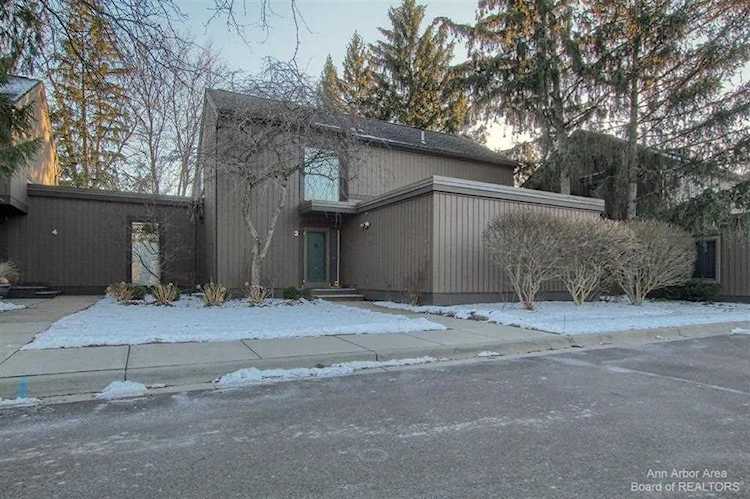 3 Westbury Ct Ann Arbor, MI 48105