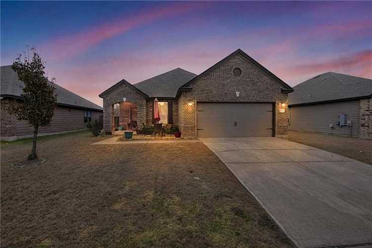 301 Carrington ST Hutto, TX 78634
