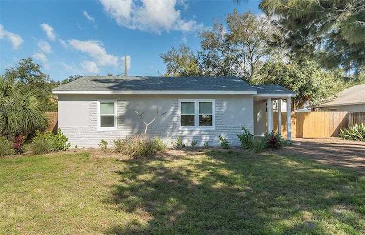 3113 W Napoleon Ave Tampa, FL 33611
