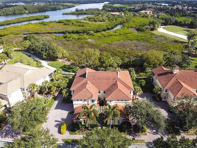 935 River Basin Ct #101A Bradenton, FL 34212