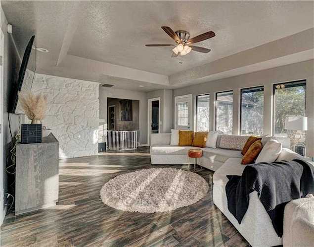 1102 Sunny Brook Dr Edmond, OK 73034