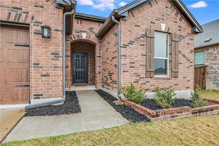 1813 Bogata LN Leander, TX 78641