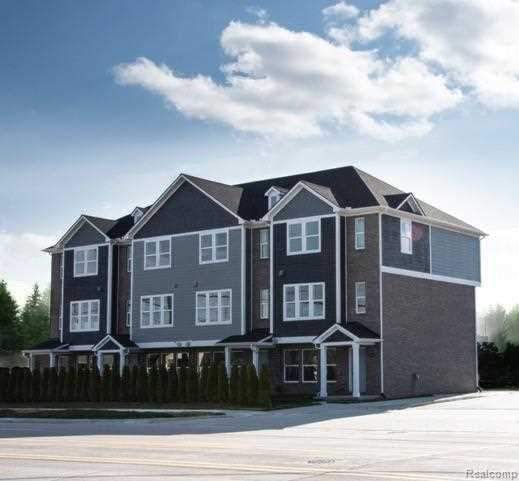 5913 Stella Troy, MI 48083
