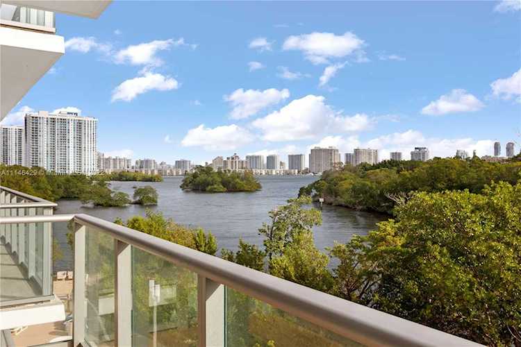 16385 Biscayne Blvd #317 North Miami Beach, FL 33160