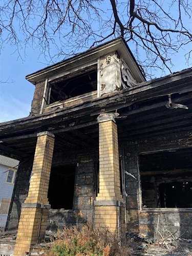 1930 S Edsel St Detroit, MI 48217 | MLS 2210078914 Photo 1