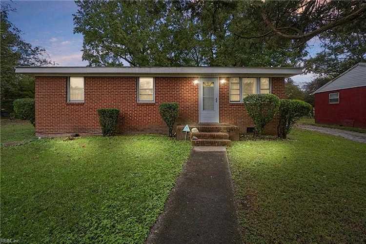 308 Fulcher St Suffolk, VA 23434