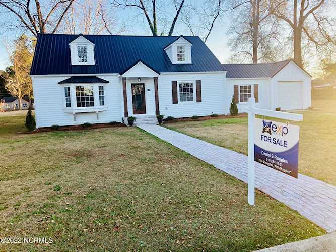120 E Center Street Rose Hill, NC 28458