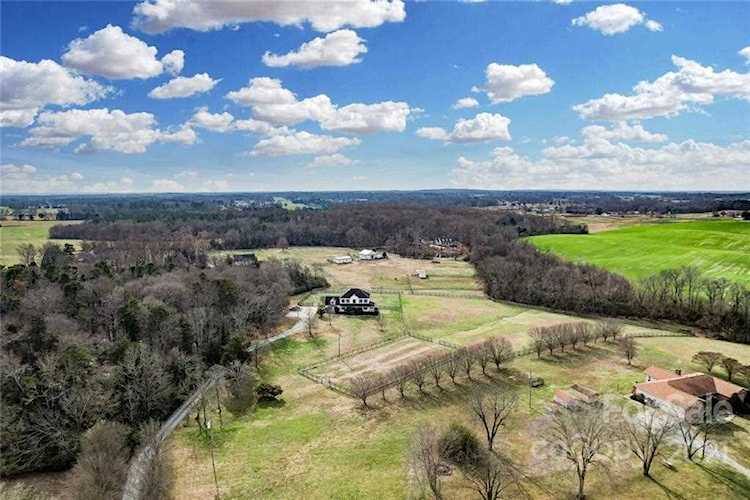 4016 Old Monroe Marshville Rd Wingate, NC 28174