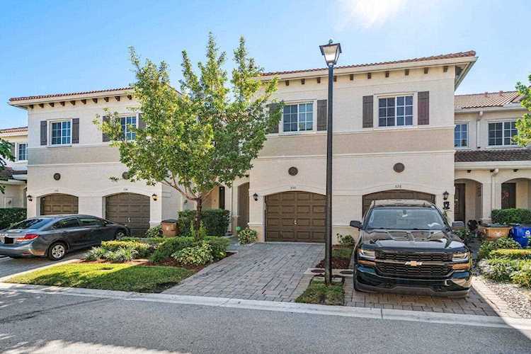 330 NE 47th Place Deerfield Beach, FL 33064