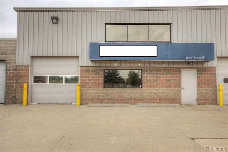 1684 Hydralic Dr Howell Twp, MI 48855