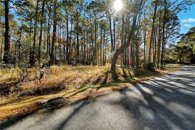 23 Drummond Ln Hilton Head Island, SC 29926