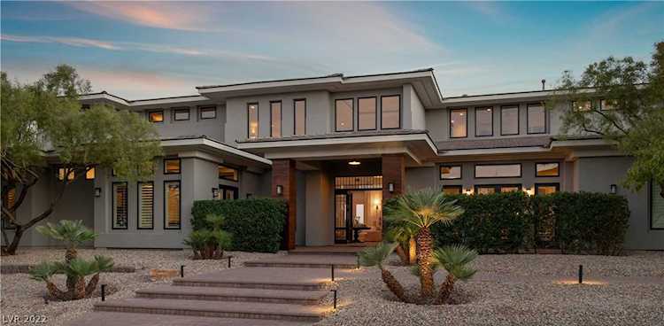 15 Painted Feather Way Las Vegas, NV 89135