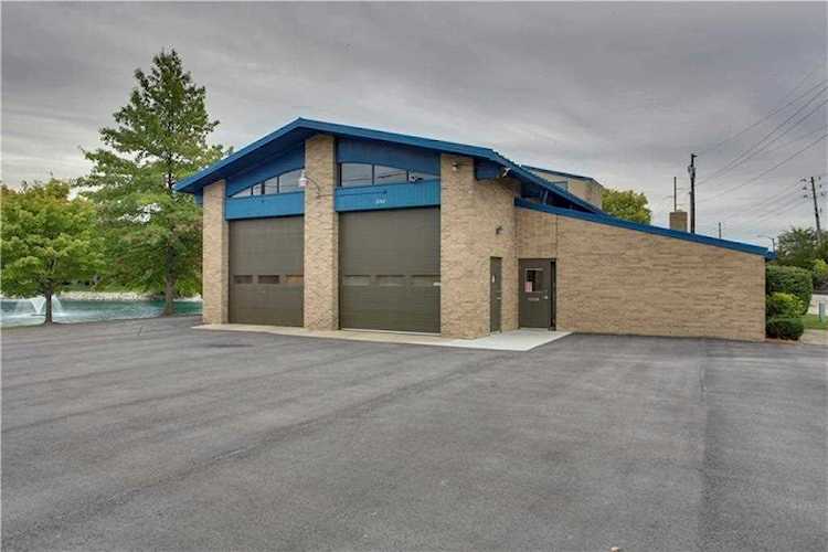 2707 E Stop 11 Rd Indianapolis, IN 46227 | MLS 21833470 Photo 1
