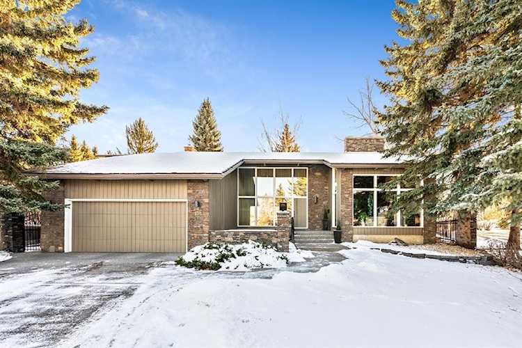 124 Canova Place SW Calgary, AB T2W 2A8