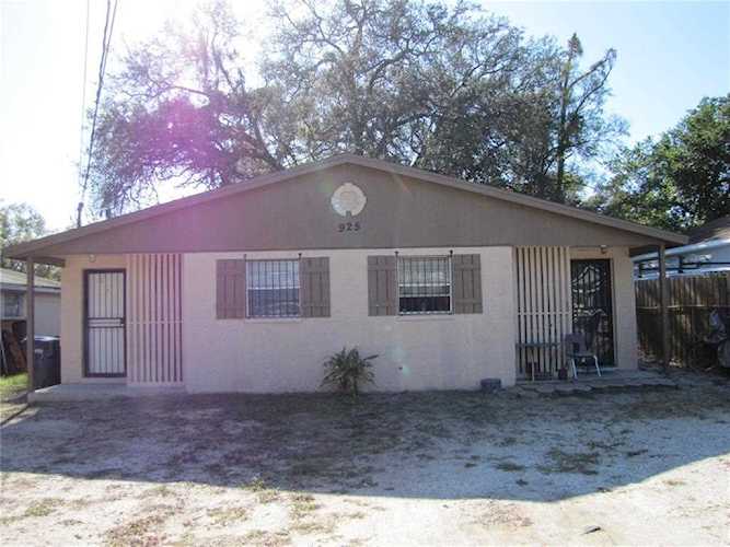 925 N Castle Ct Tampa, FL 33612