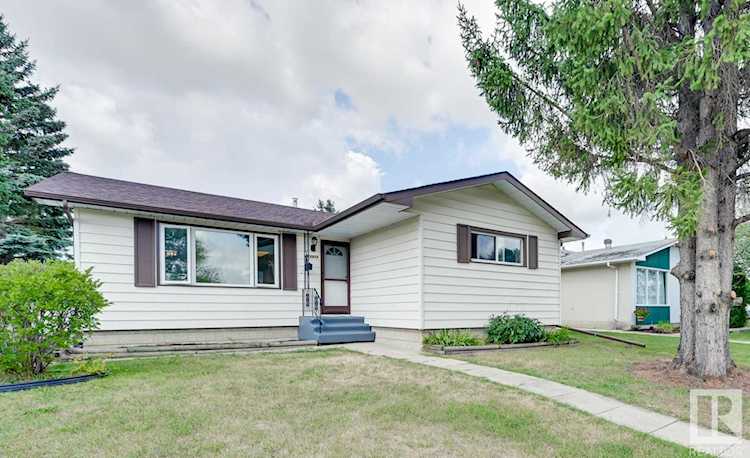 14912 95A Street Edmonton, AB T5E 4A6